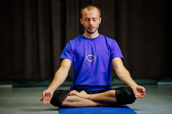 5-Minute Yoga Warm-Up Routine: Mind and Body Preparation